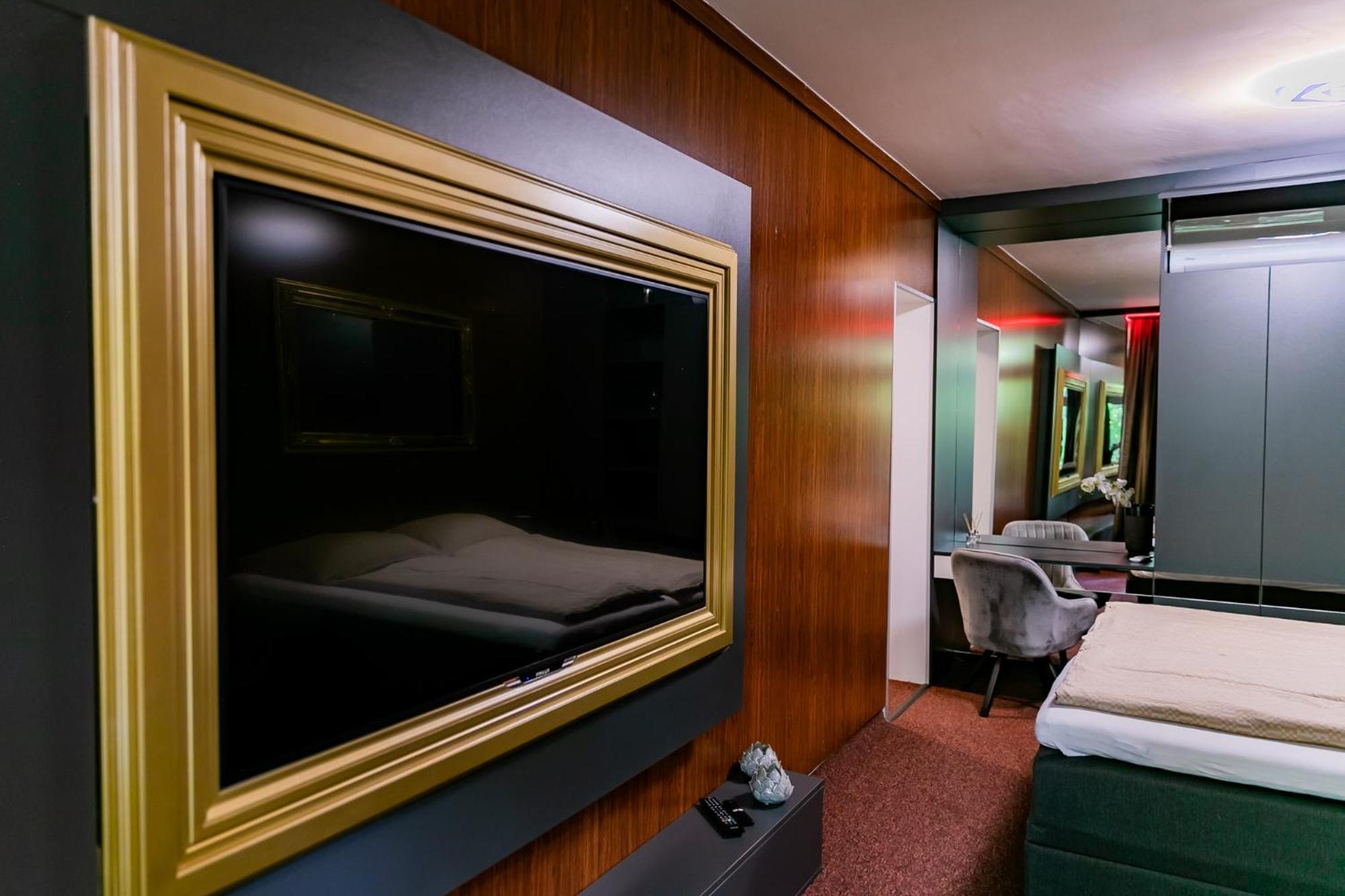 Motel1- A Megfizetheto Luxus! Дунауйварош Экстерьер фото